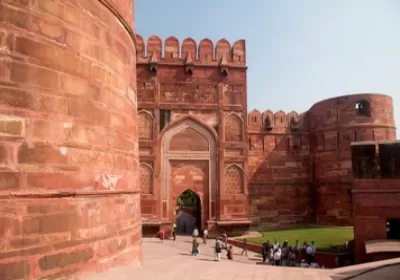 Breathtaking Facts about Agra Fort You Might Not Know